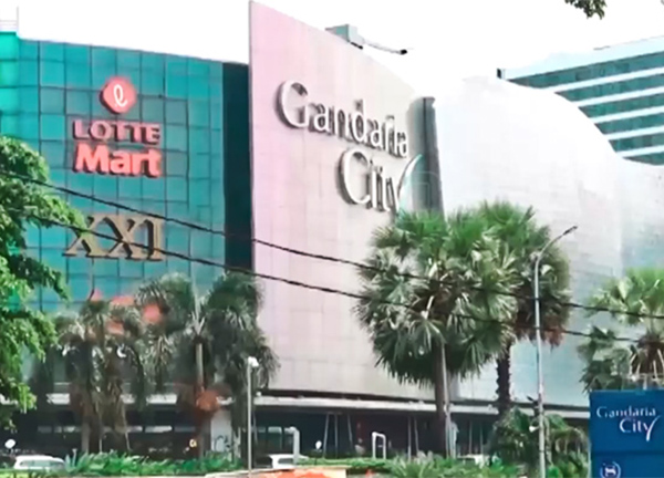 晶泓LED透明屏快速打造雅加达Gandaria City颜值